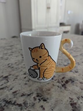 Infloatables Yellow Cat Coffee Cup 12 oz